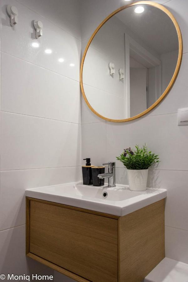 M&R Apartament Smart&Bright Batorego 16, Netflix, Free Wifi, Metro I Park Pole Mokotowskie, Stodola, Self Check-In, 5 Minut Od Centrum ワルシャワ エクステリア 写真