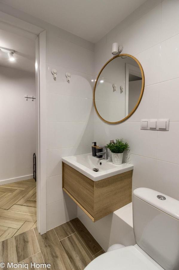 M&R Apartament Smart&Bright Batorego 16, Netflix, Free Wifi, Metro I Park Pole Mokotowskie, Stodola, Self Check-In, 5 Minut Od Centrum ワルシャワ エクステリア 写真